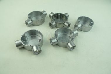 TOPELE 20mm / 25mm BS4568 / BS31 বৈদ্যুতিক দুই উপায় বৃত্তাকার কোণ অ্যালুমিনিয়াম জংশন বক্স, বৈদ্যুতিক চ্যানেল ফিটিং